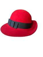 Load image into Gallery viewer, Vintage Red Wool Felt Hat with Black Grosgrain Ribbon, S
