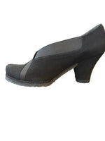 Load image into Gallery viewer, Audley of London Black Suede Jenifer Pumps, 36.5
