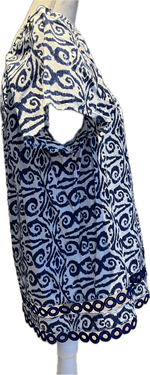 Load image into Gallery viewer, Vineyard Vines Blue Ikat Top, XL
