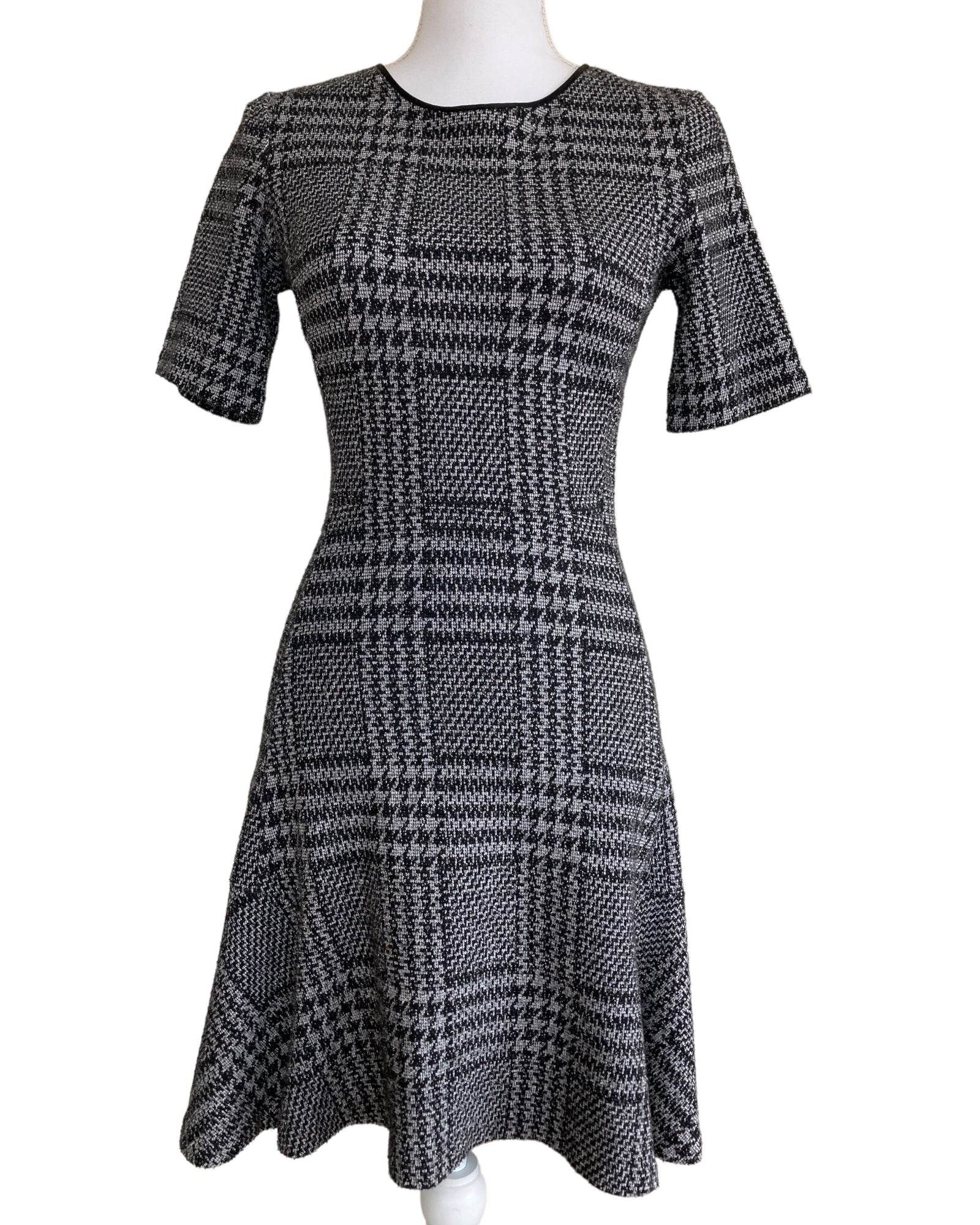 Theory Charcoal Plaid and Houndstooth Knit Dress, 6 Second Serve Resale Theory Charcoal Plaid and Houndstooth Knit Dress, 6 Second Serve Resale