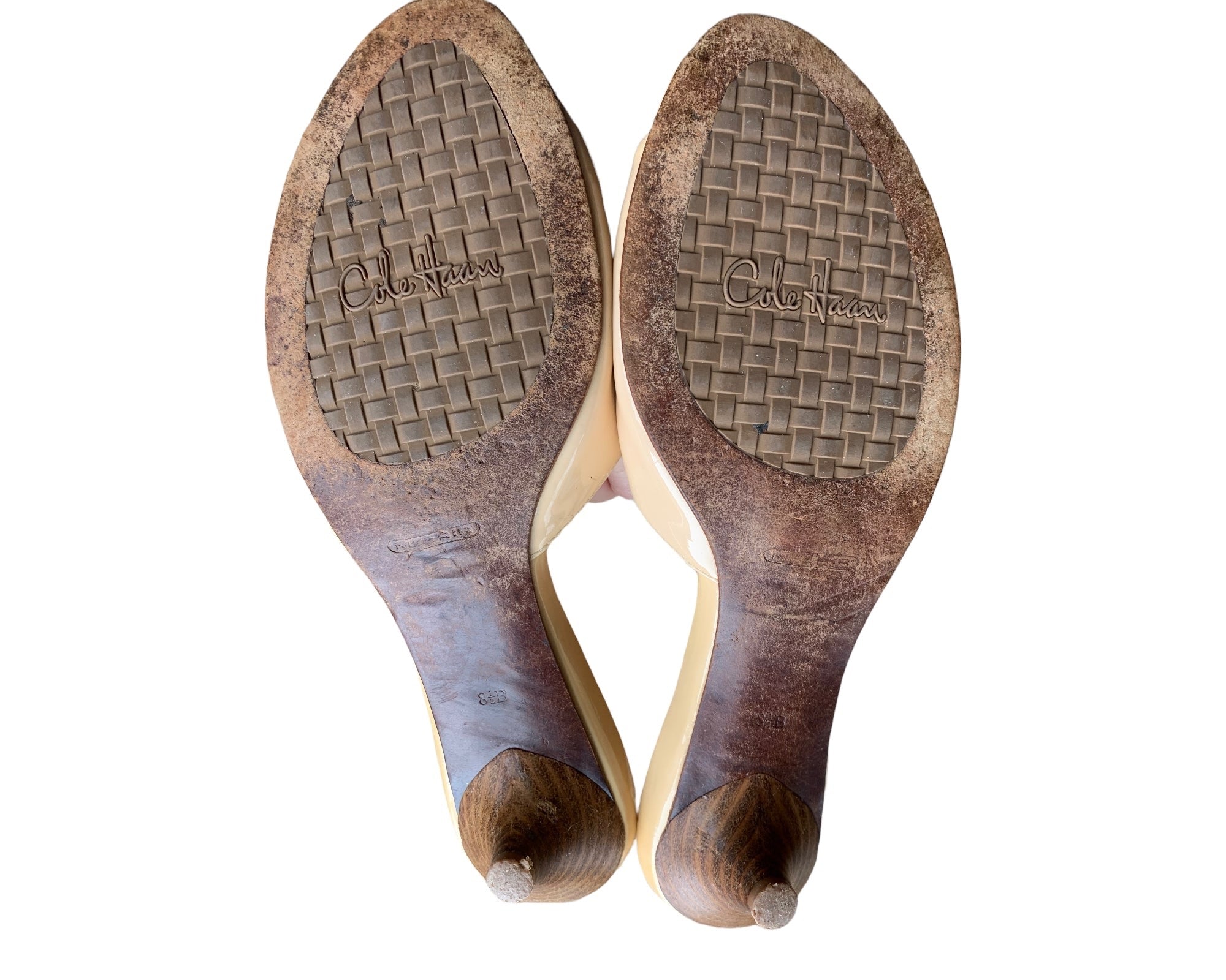 Cole Haan Beige Patent Kitten Heel Shoes 8.5