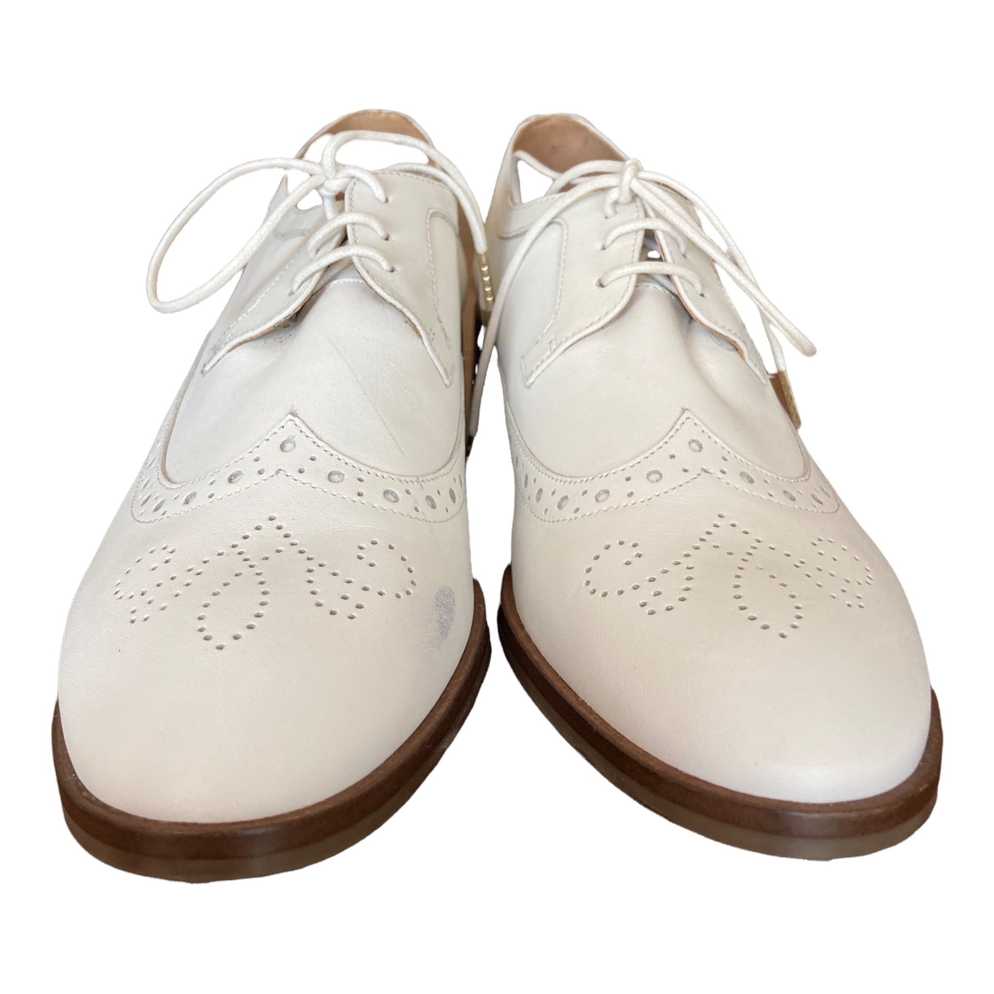 University student environment commonplace Bocage Innovation Wingtip White Shoes, 39 – Second Serve