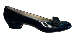 Classic Ferragamo Black Patent Leather Bow Low Heel Ballerina, 8AA