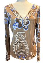 Load image into Gallery viewer, Emilio Pucci V Neck Blouse, 14
